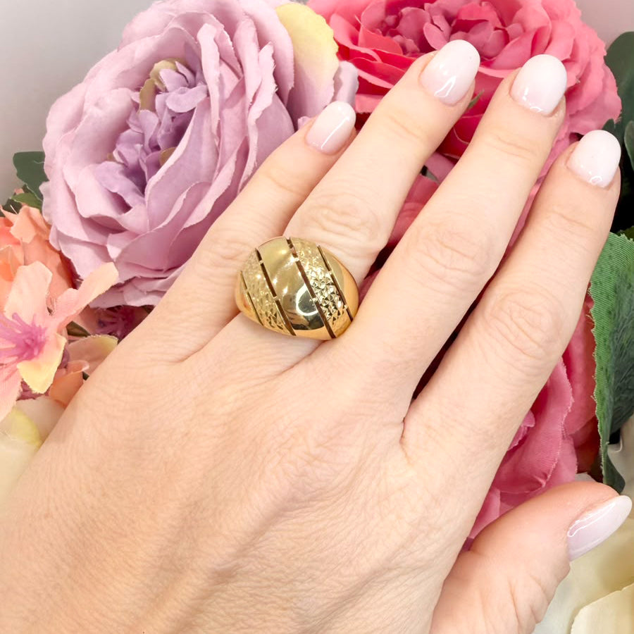 Anello a Fascia Lavorata in Oro Giallo 18 KT