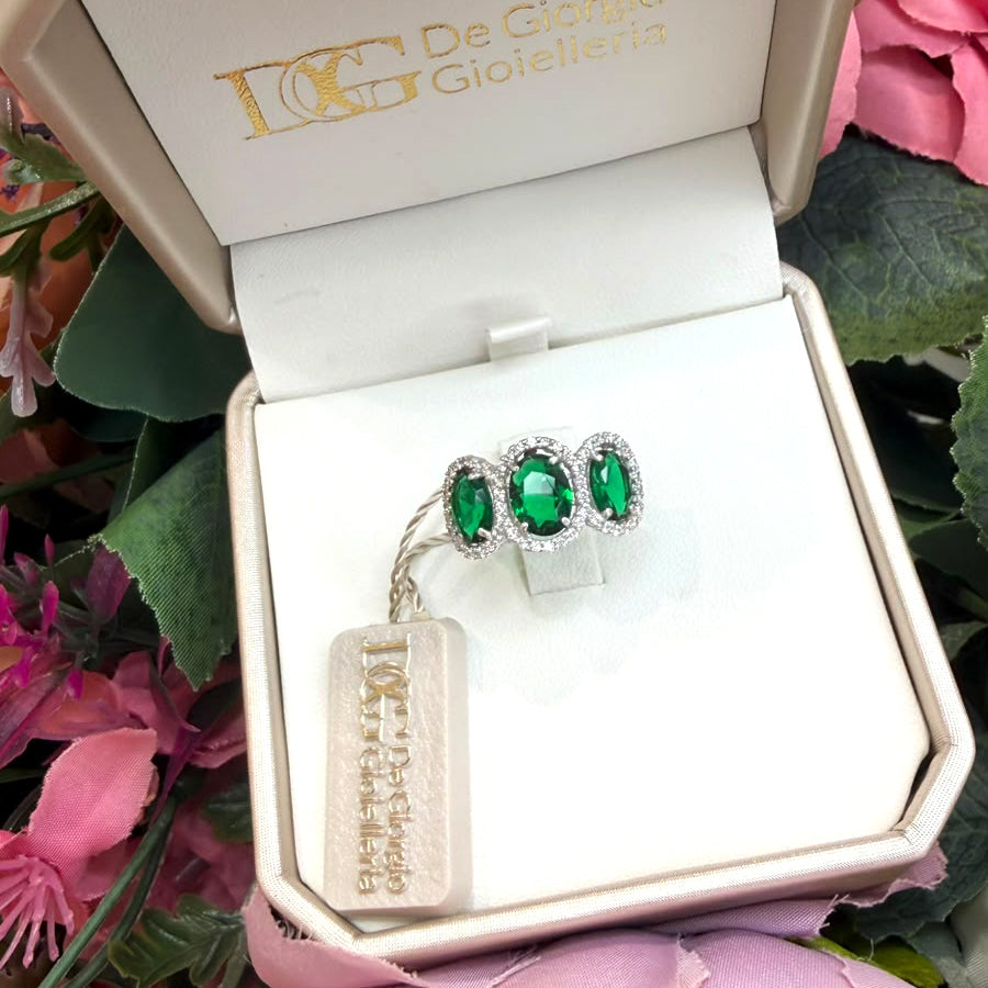 ANELLO TRILOGY IN ORO BIANCO 18 KT (750) CON PIETRE VERDI E ZIRCONI