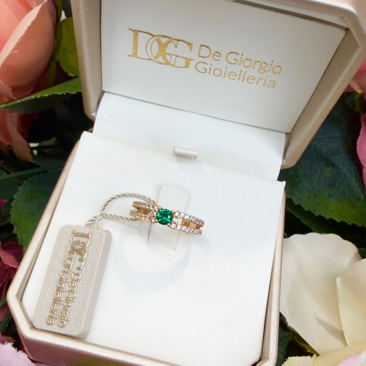 ANELLO IN ORO ROSA 18 KT (750) CON PIETRA VERDE E ZIRCONI
