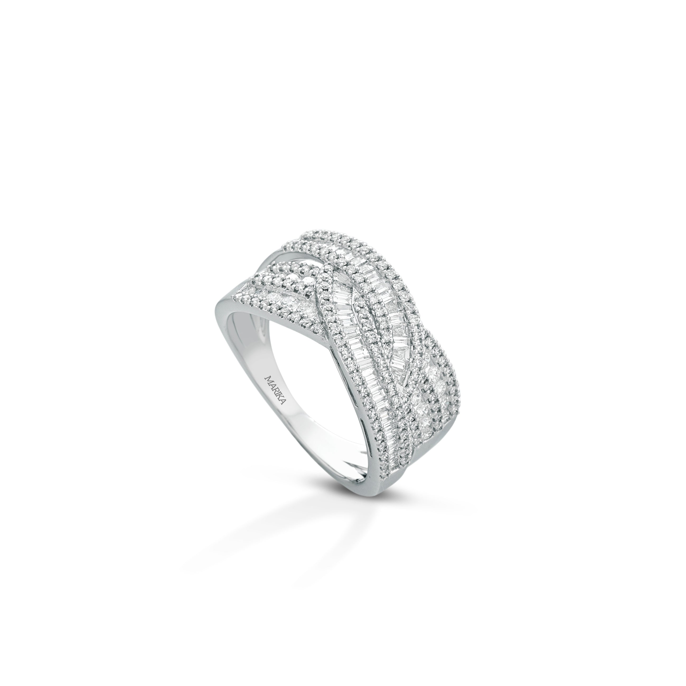 ANELLO IN ORO BIANCO 18 CARATI CON DIAMANTI E BAGUETTE