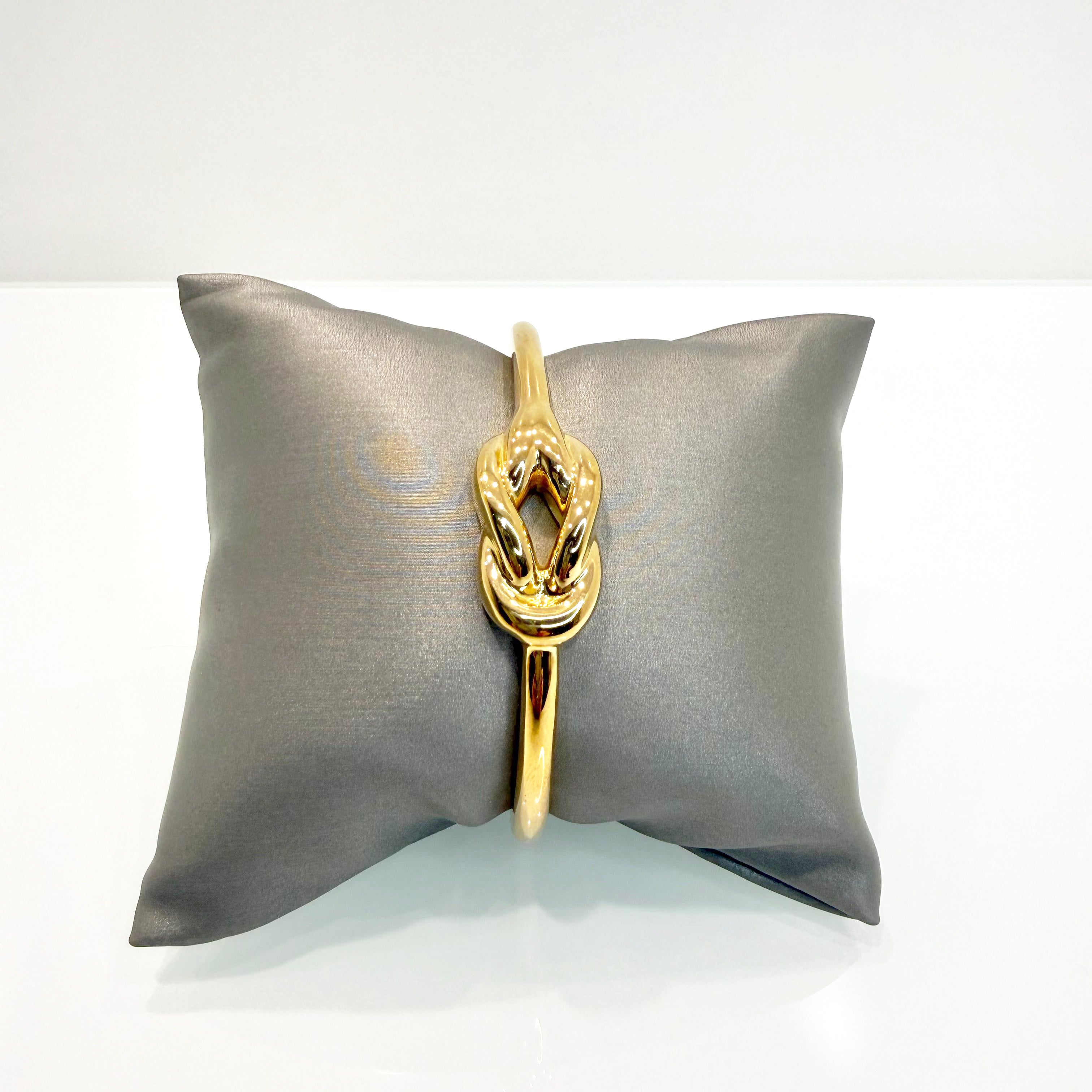 Bracciale rigido con nodo in oro giallo 18KT (750) – Made in Italy