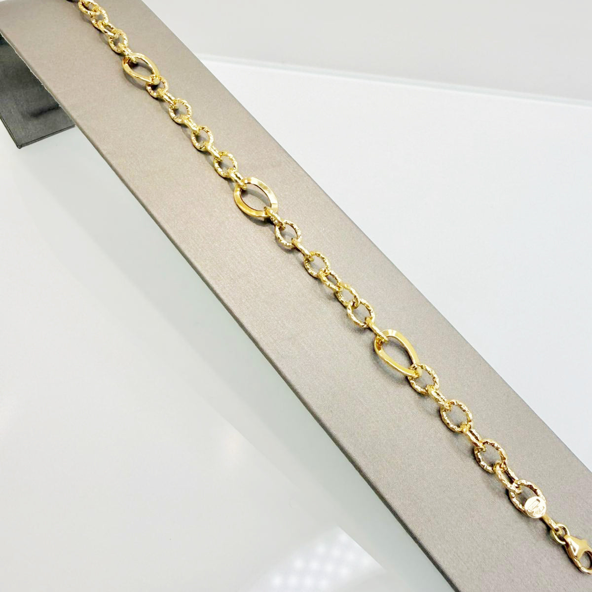 Bracciale a maglie ovali alternate in oro giallo 18KT (750) – Design moderno ed elegante