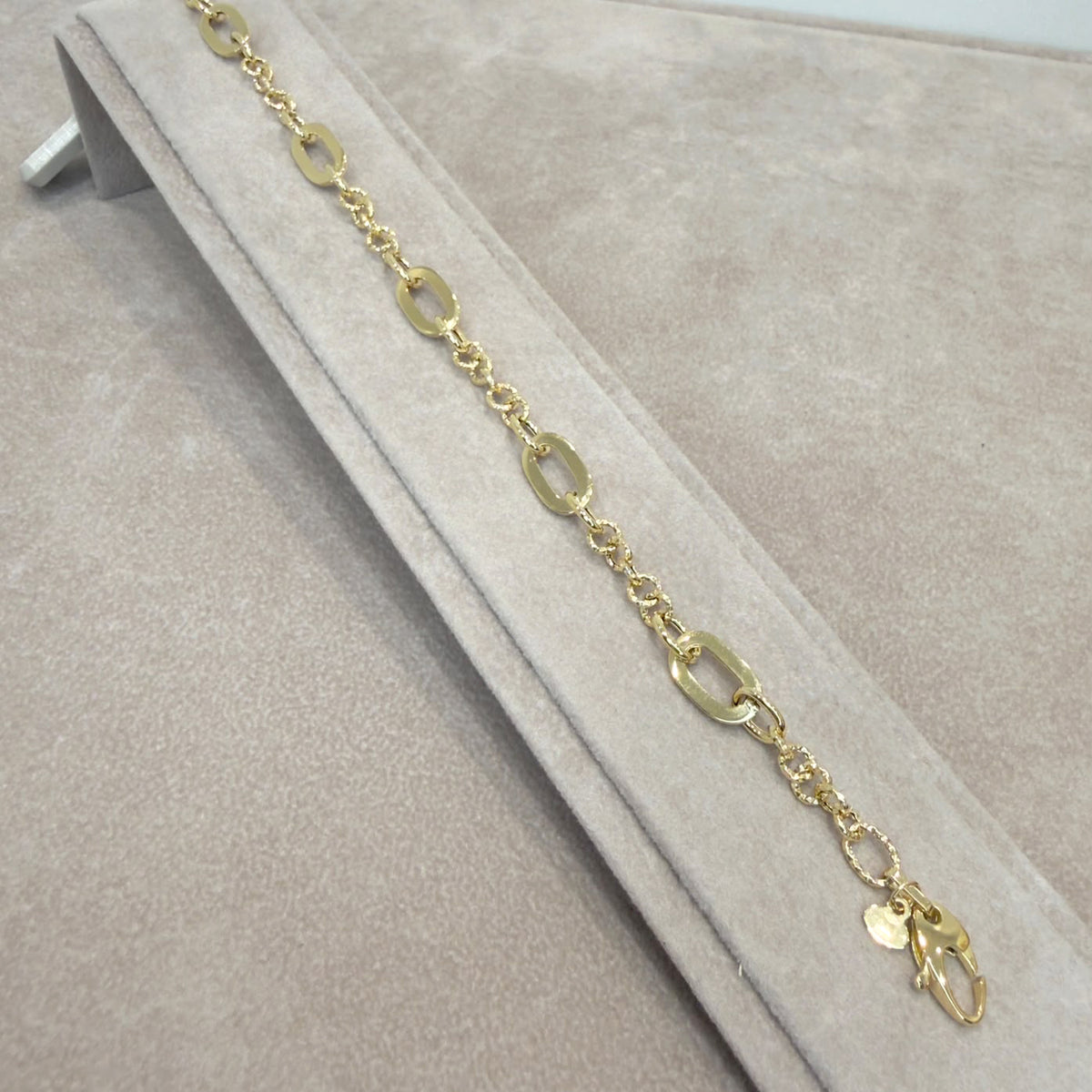 BRACCIALE A MAGLIE OVALI IN ORO GIALLO 18 KT (750)