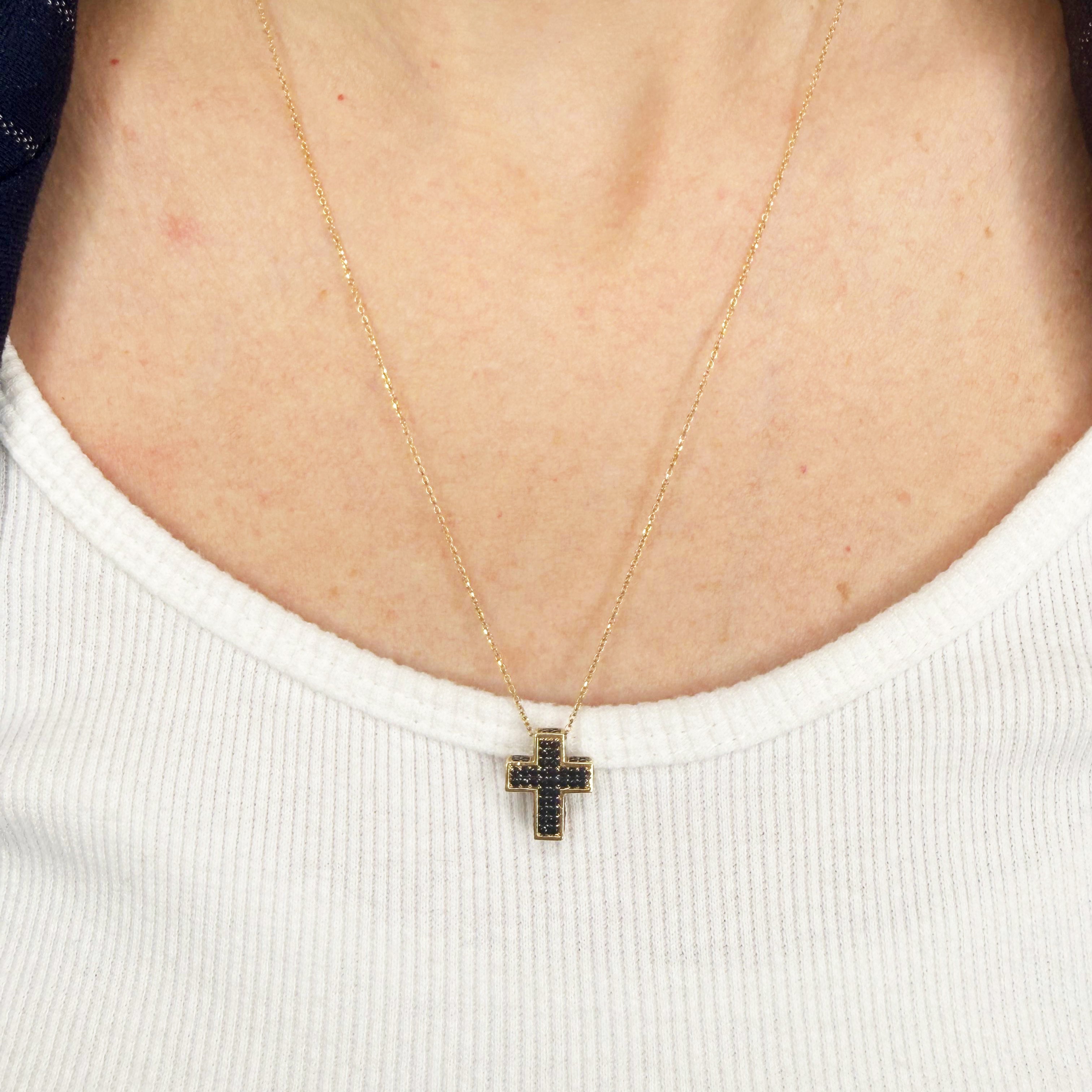 Collana con croce e zirconi neri in oro giallo 18KT (750) – Made in Italy