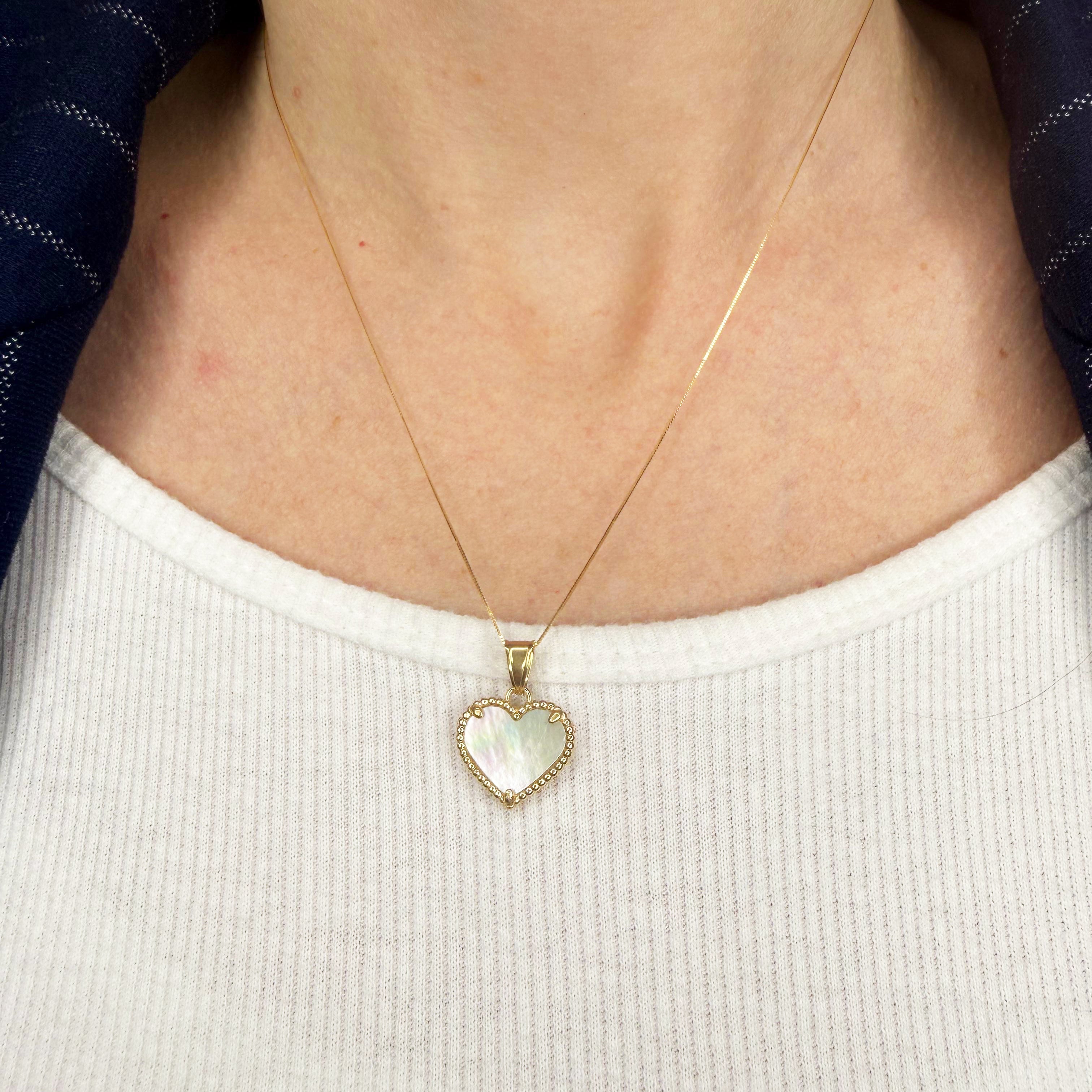 Collana con cuore in madreperla in oro giallo 18KT (750) – Made in Italy