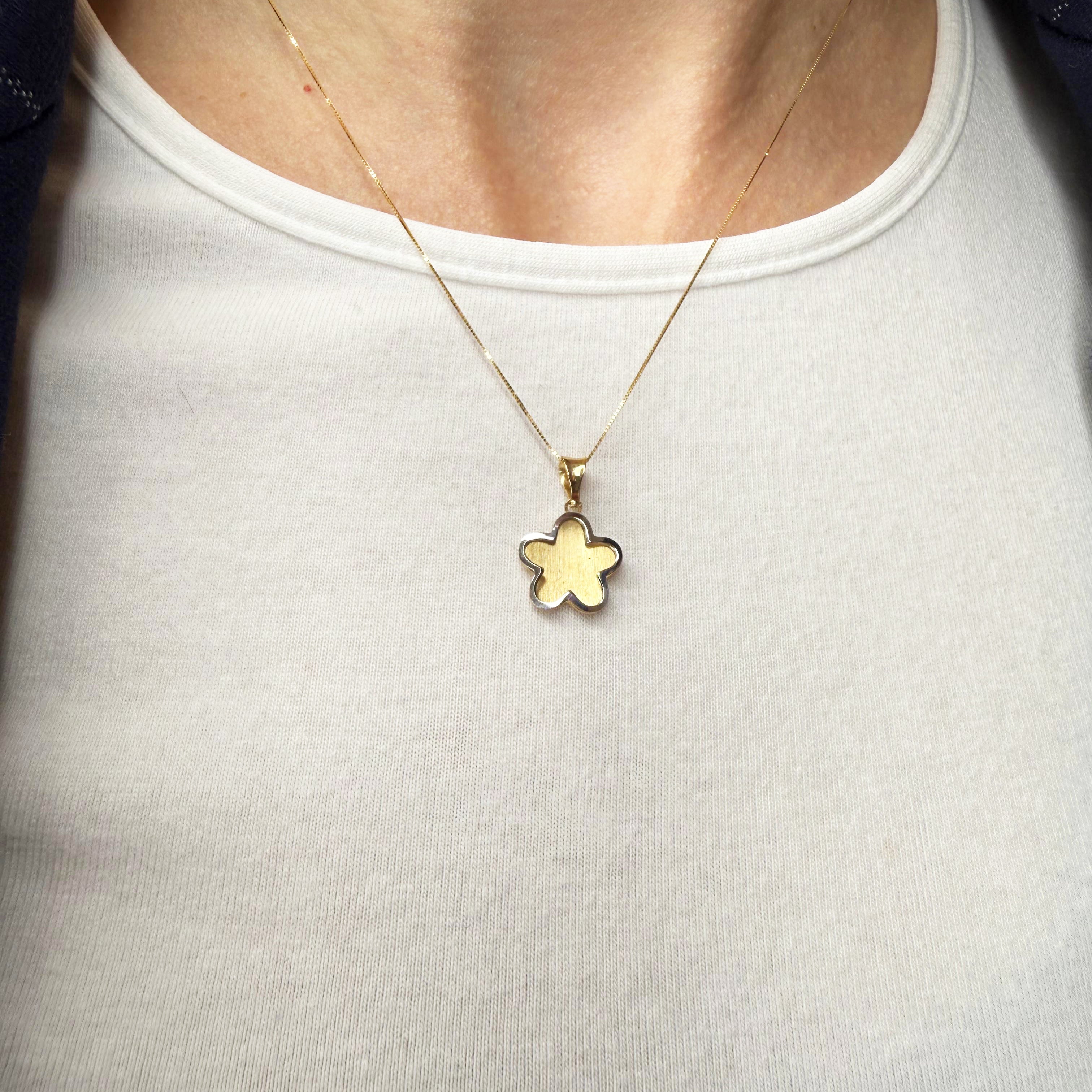 Collana con ciondolo fiore bicolore in oro 18KT (750) - Made in Italy