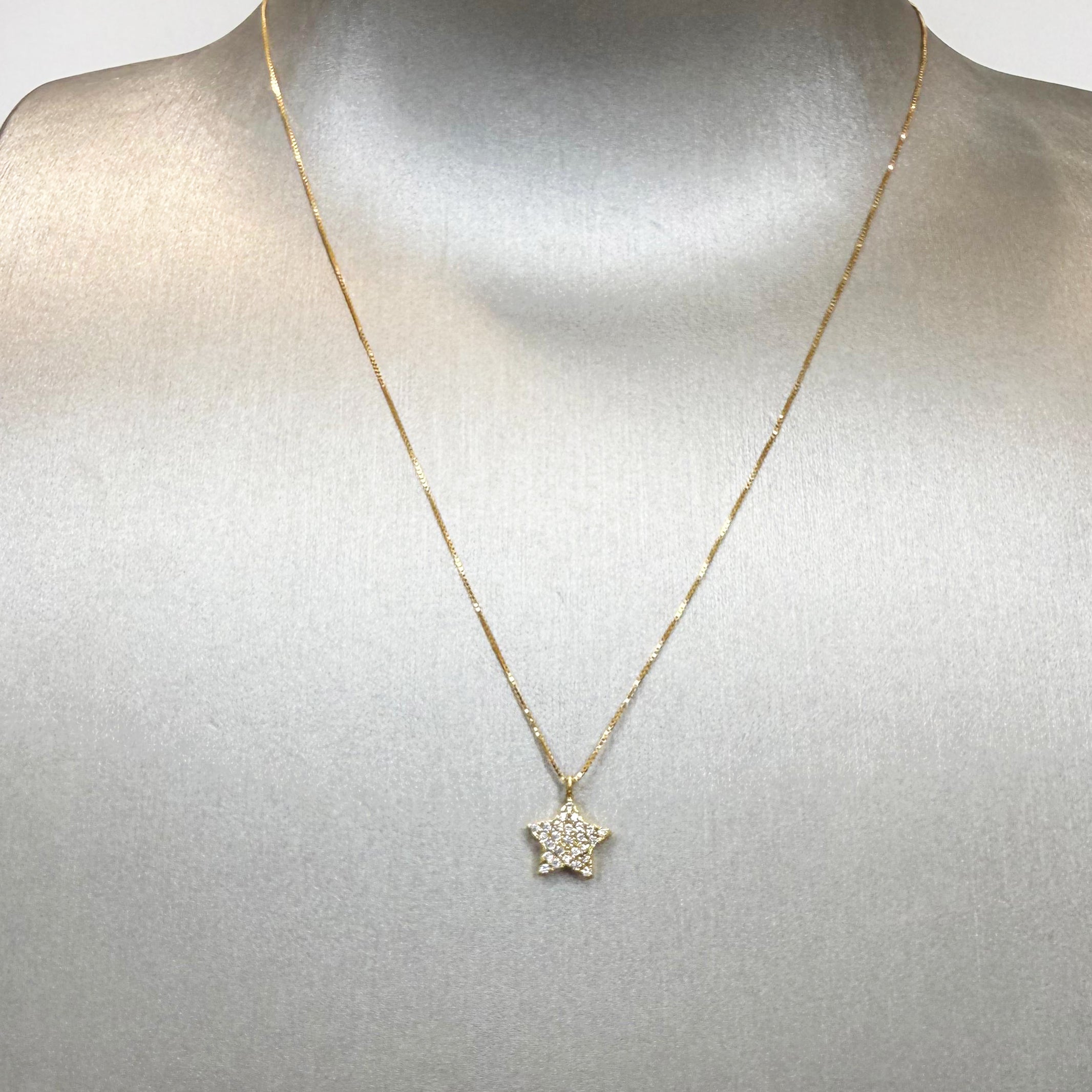 Collana con stella pavé in oro giallo 18KT (750) con zirconi bianchi – Made in Italy