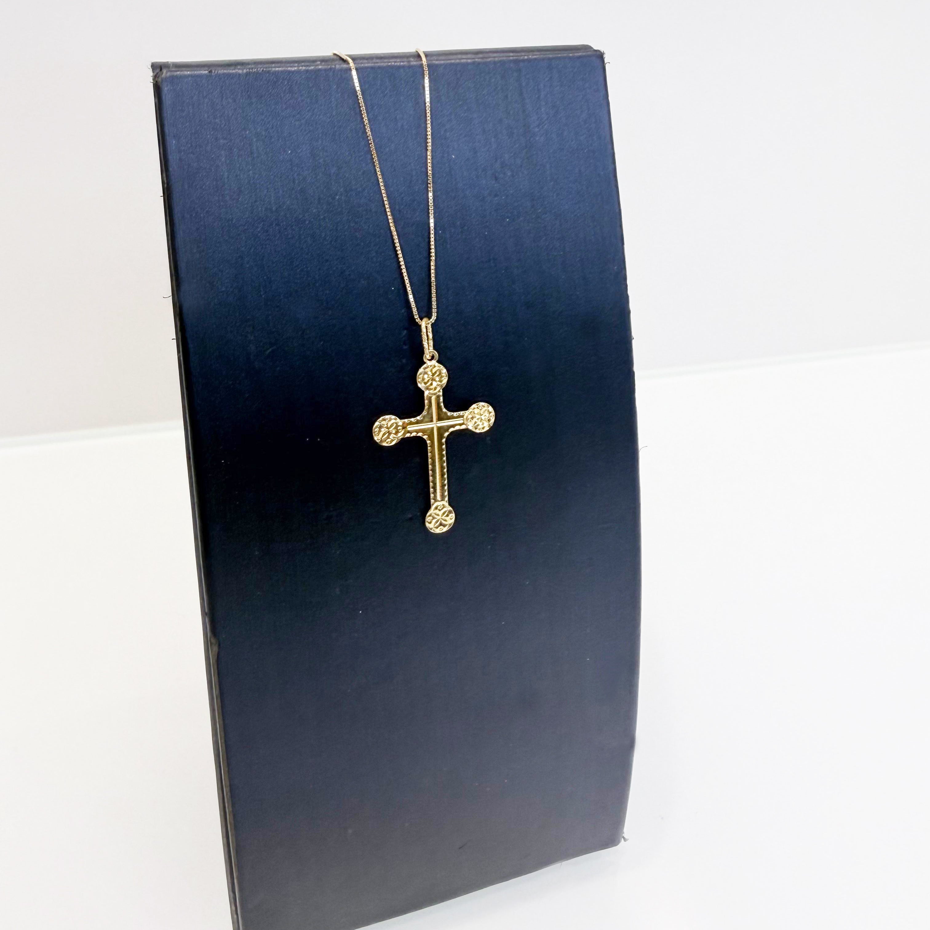 Collana con croce lavorata in oro giallo 18KT (750) – Made in Italy
