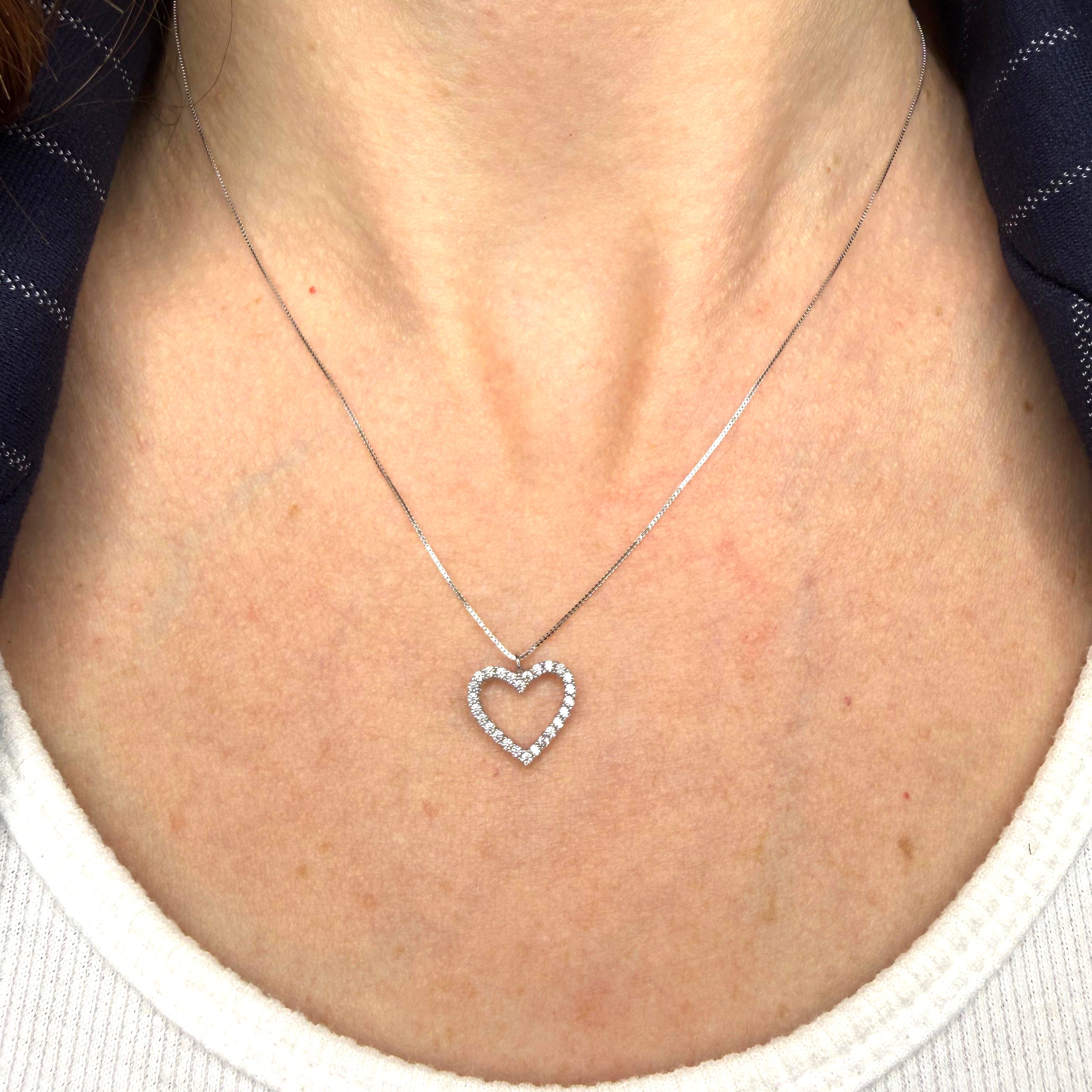 Collana cuore con zirconi in oro bianco 18KT (750) – Made in Italy