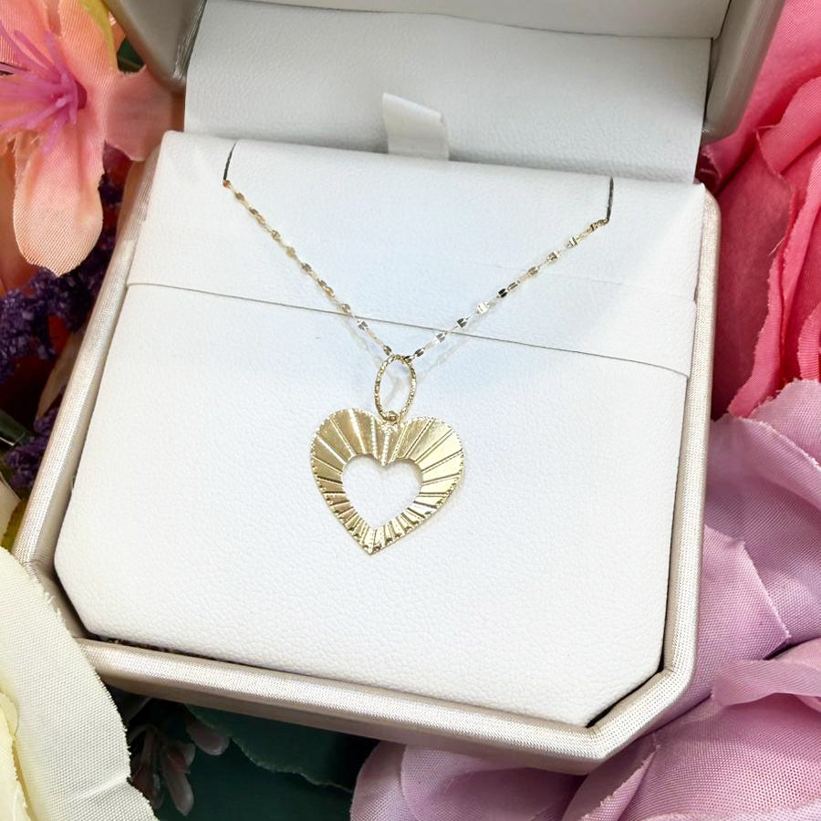 Collana con cuore traforato in oro giallo 18 KT (750)