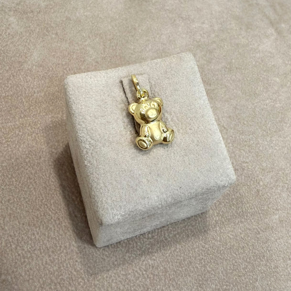 CIONDOLO ORSETTO IN ORO GIALLO 18 KT (750) LUCIDO E SATINATO