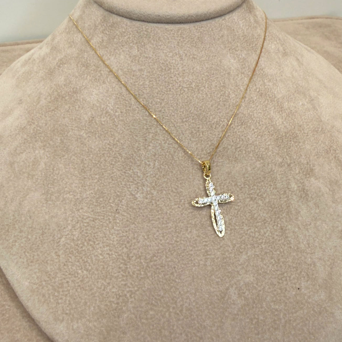 COLLANA CON CROCE IN ORO GIALLO E BIANCO 18 KT (750) E ZIRCONI