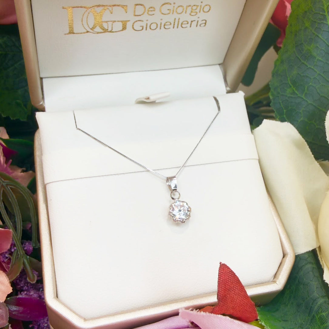 COLLANA IN ORO BIANCO 18 KT (750) CON PENDENTE PUNTO LUCE E ZIRCONI