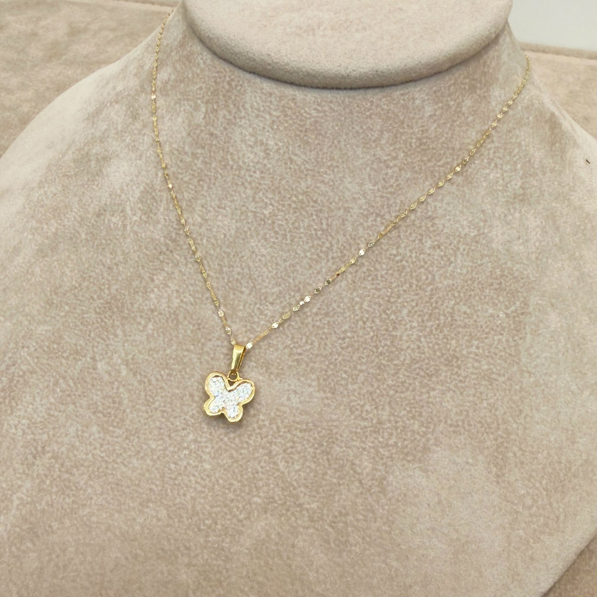 COLLANA IN ORO GIALLO 18 KT (750) CON FARFALLA E ZIRCONI