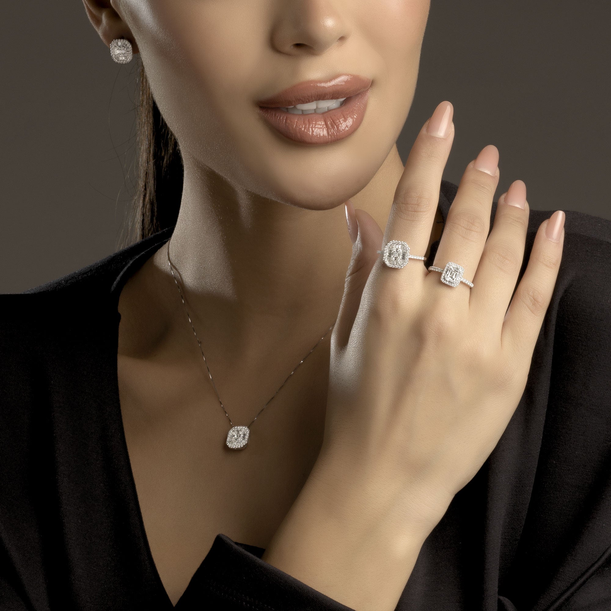 COLLANA OTTAGONALE IN ORO BIANCO 18KT DIAMANTI E BAGUETTE