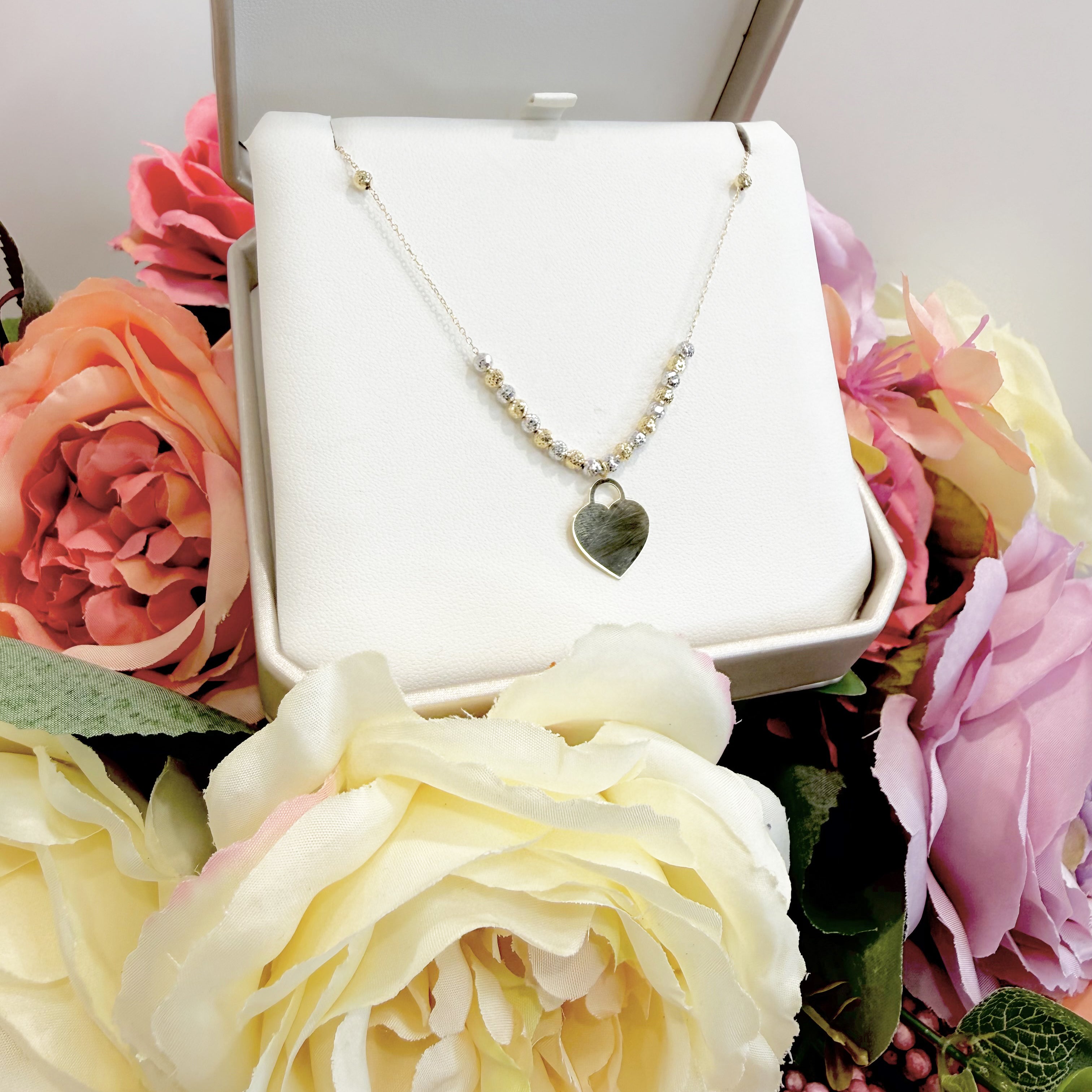 Collana con cuore incidibile in oro giallo 18KT (750) e sfere diamantate