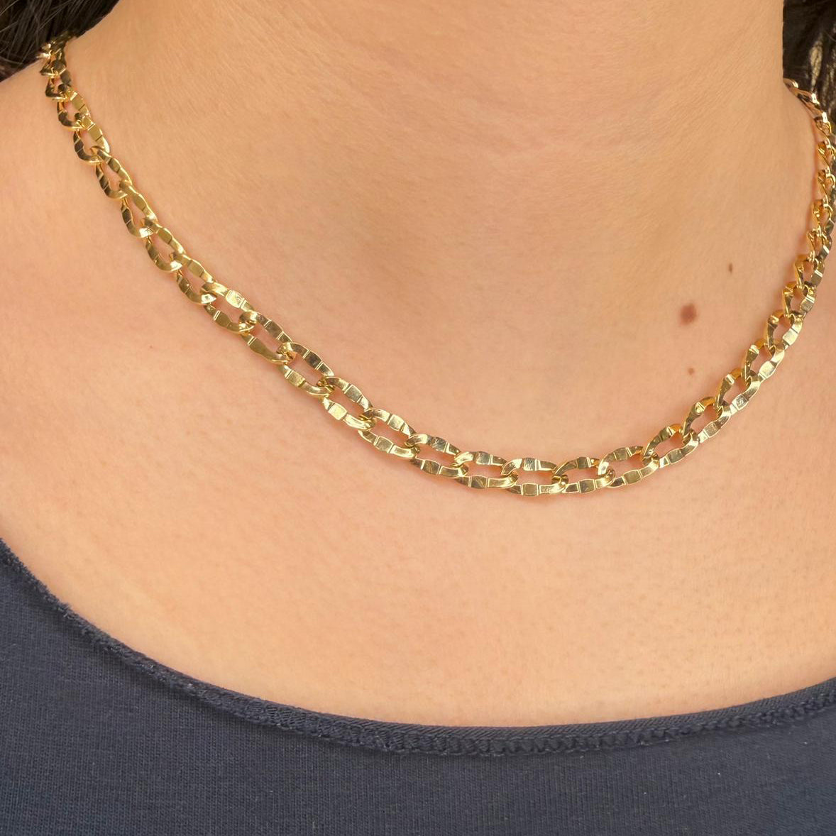 Collana con Maglie Geometriche Sfaccettate in Oro Giallo 18 KT