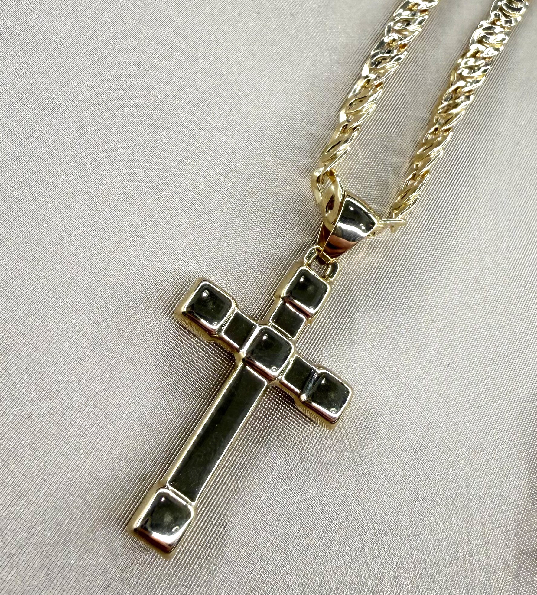 Collana con Croce in Oro Giallo 18 KT