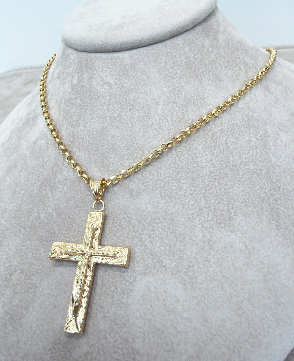 COLLANA CON CROCE LAVORATA IN ORO GIALLO 18 KT (750)
