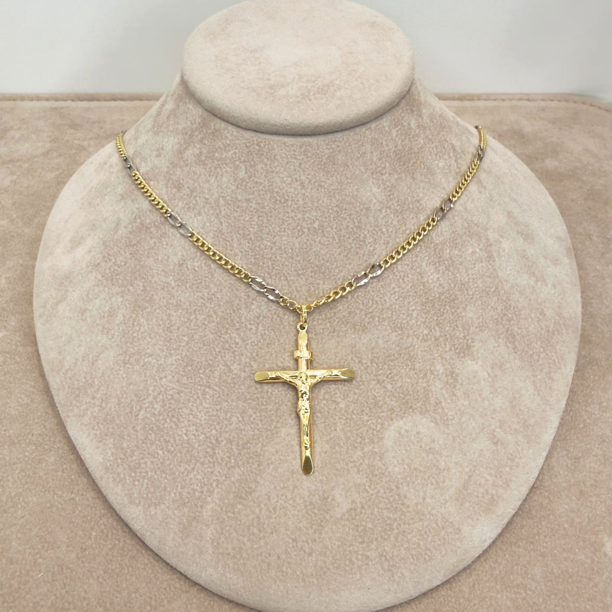 COLLANA CON CROCIFISSO IN ORO GIALLO E BIANCO 18 KT (750)