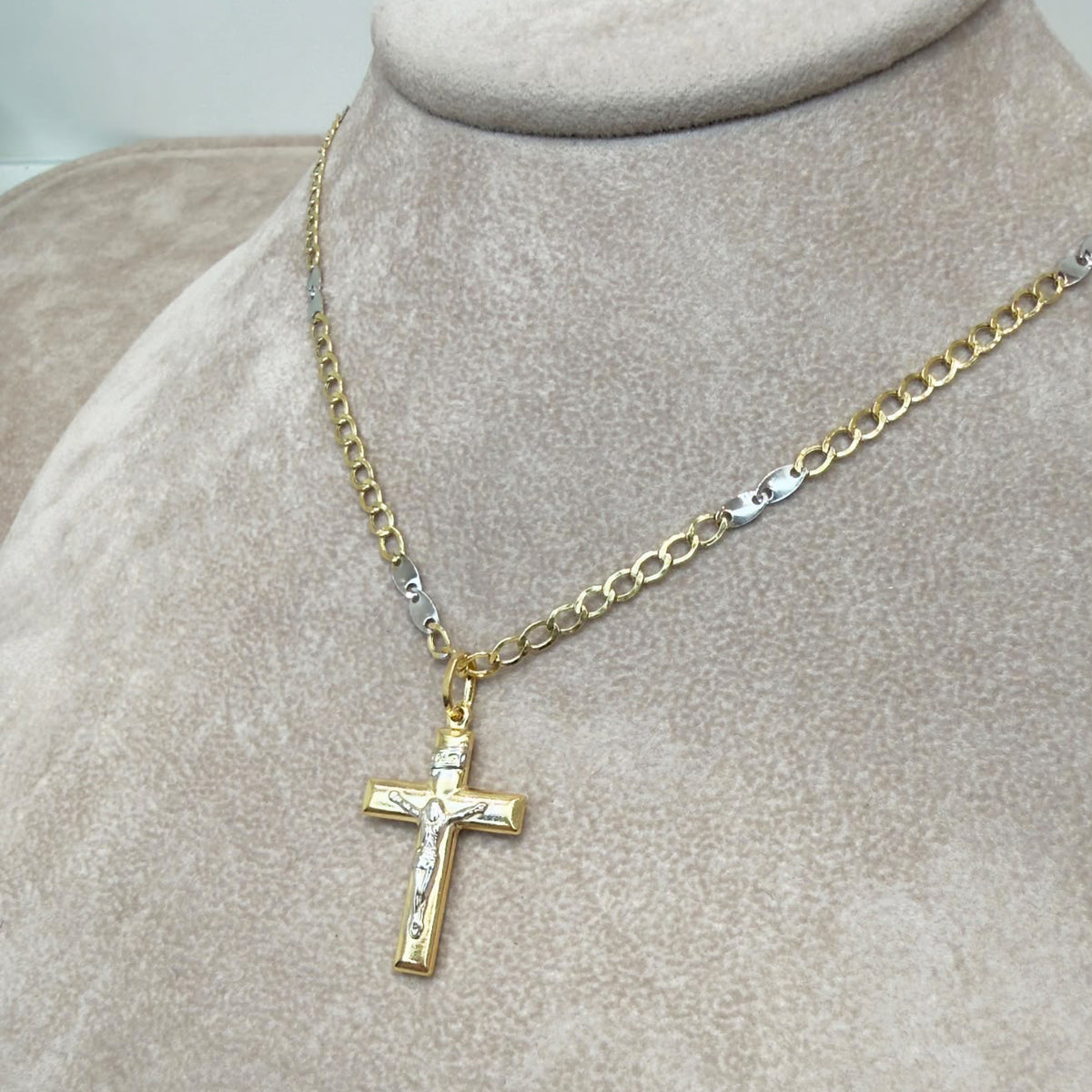 COLLANA UOMO CON CROCIFISSO BICOLORE IN ORO 18 KT (750)