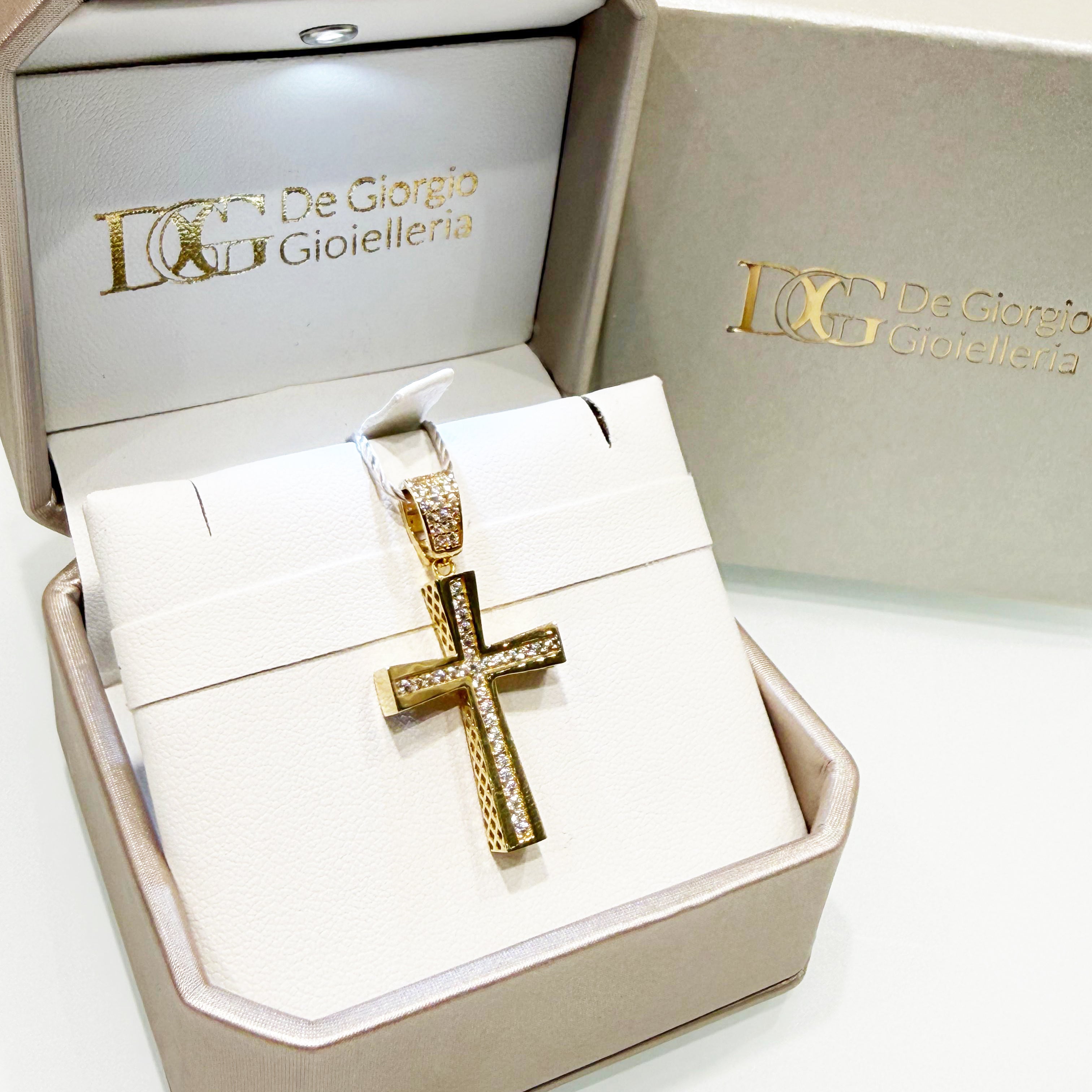 Ciondolo croce pavé di zirconi in oro giallo 18KT (750) – Made in Italy