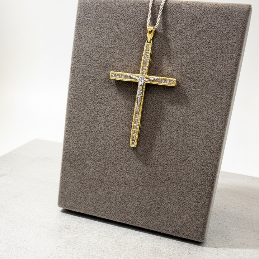 Ciondolo croce con Cristo e zirconi in oro giallo e bianco 18KT (750) – Made in Italy