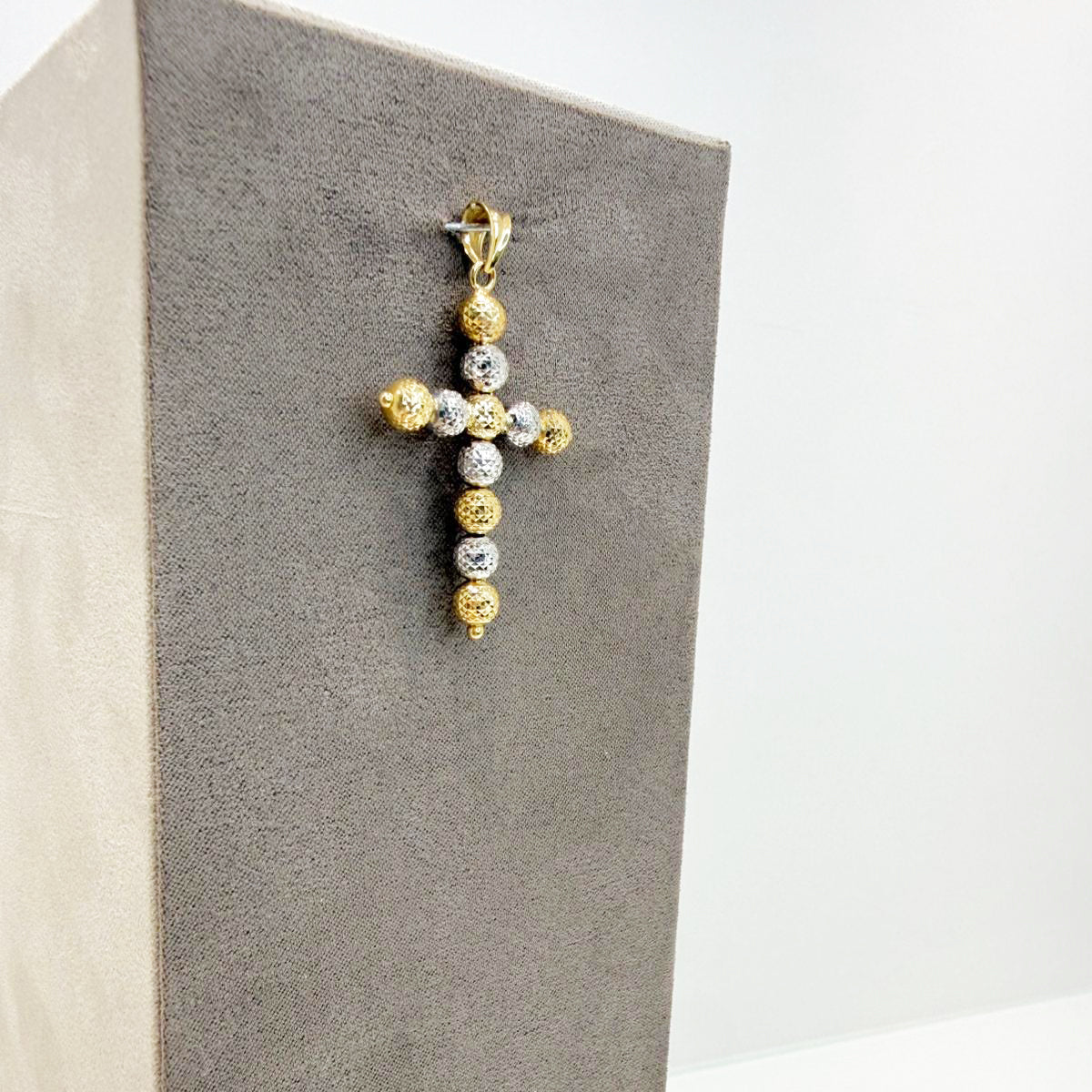Ciondolo a croce in oro giallo e bianco 18KT (750) con sfere diamantate unisex