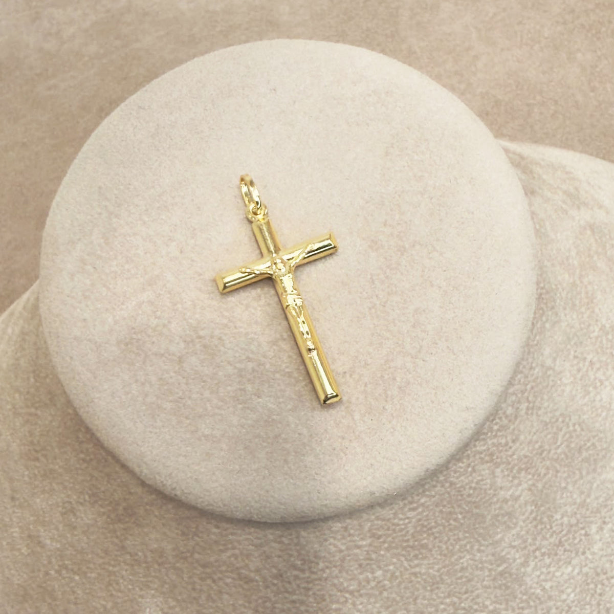 CROCIFISSO UOMO IN ORO GIALLO 18 KT (750)