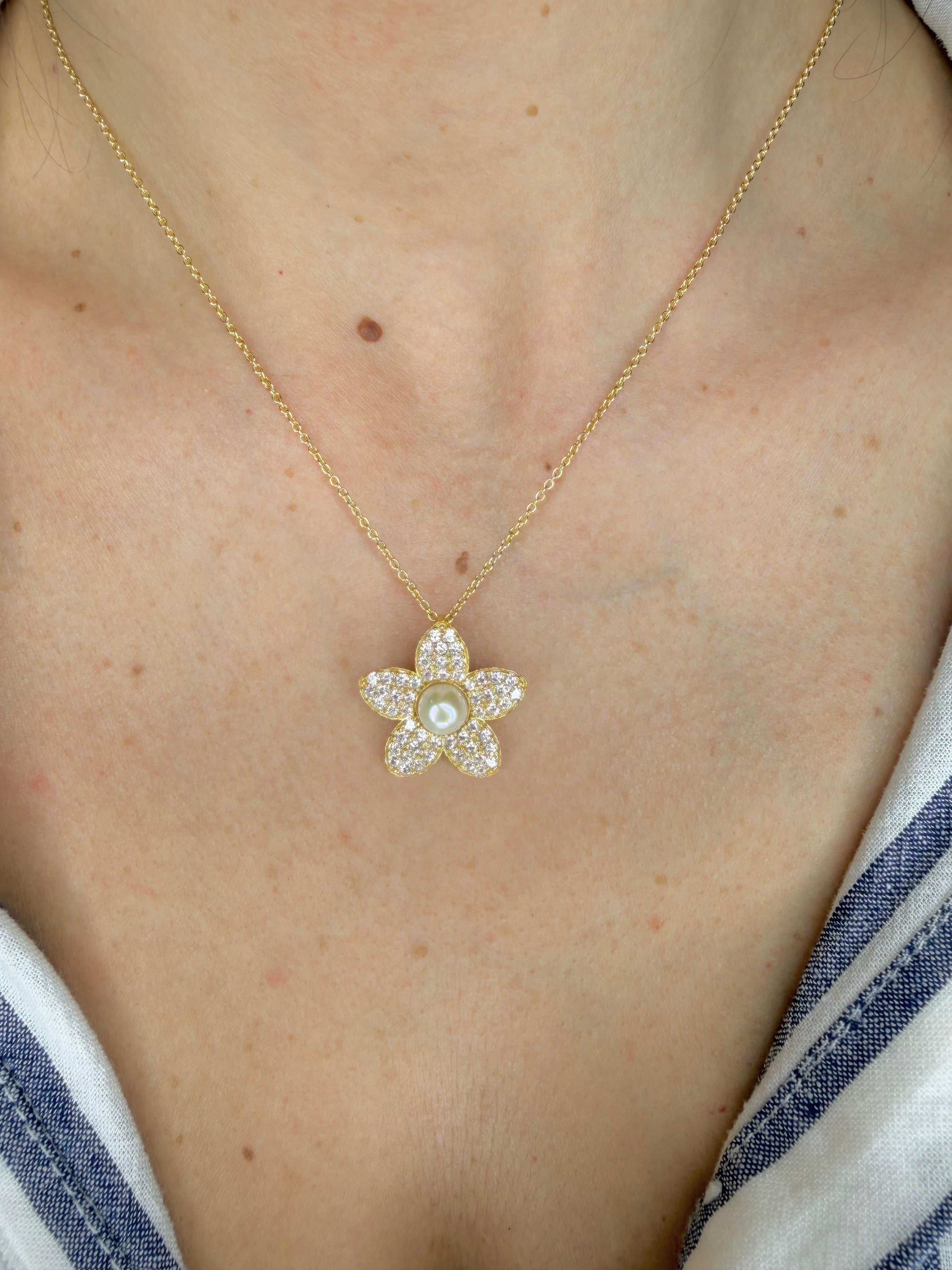 COLLANA FIORE CON PERLA E ZIRCONI PAVÉ DORATA IN ARGENTO 925