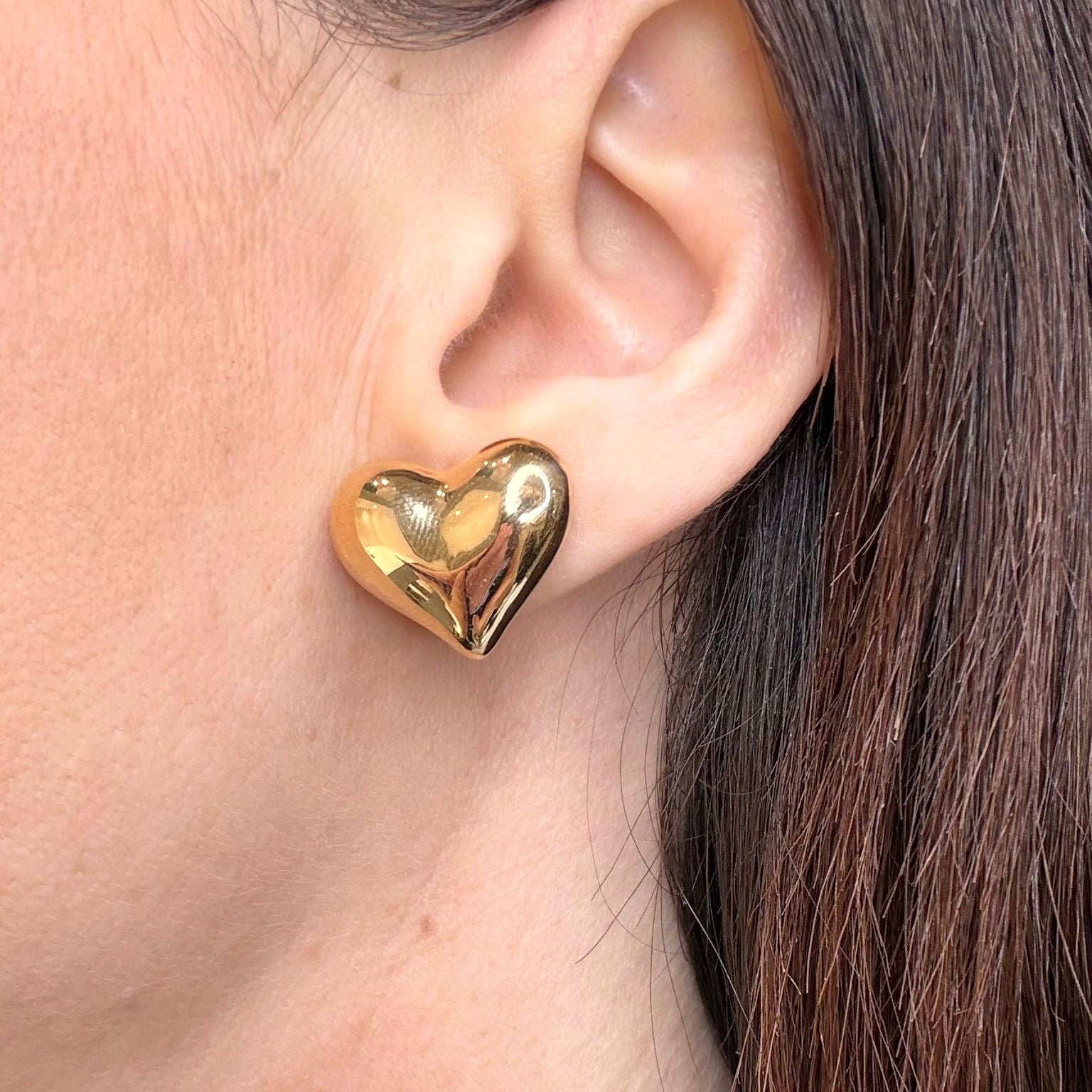 Orecchini a lobo cuore bombato in oro giallo 18KT (750)