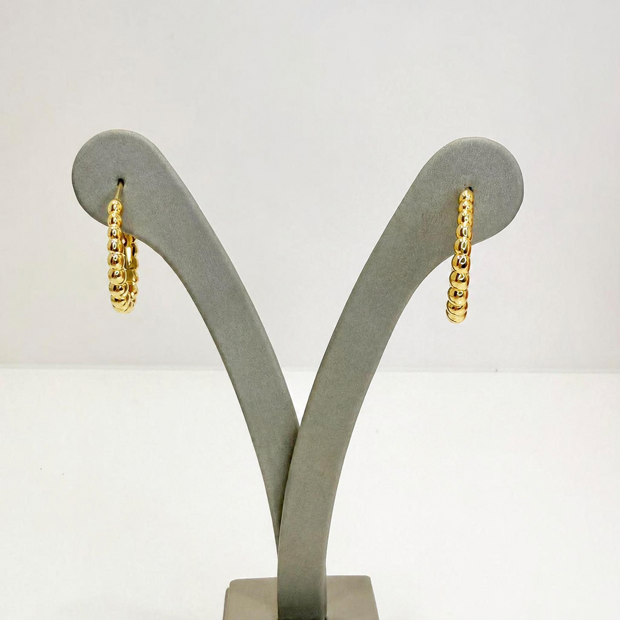 Orecchini cerchio boule in oro giallo 18 KT (750)
