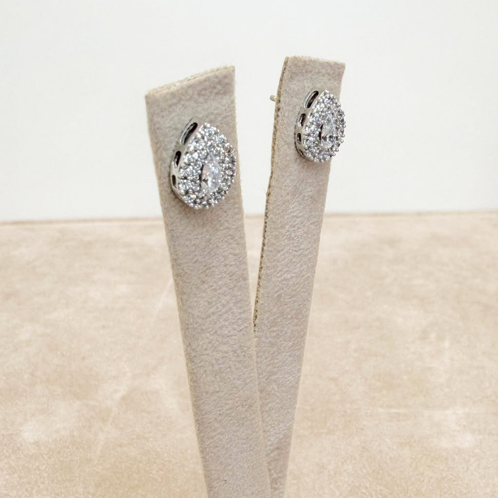 ORECCHINI A GOCCIA CON ZIRCONI IN ORO BIANCO 18 KT (750)