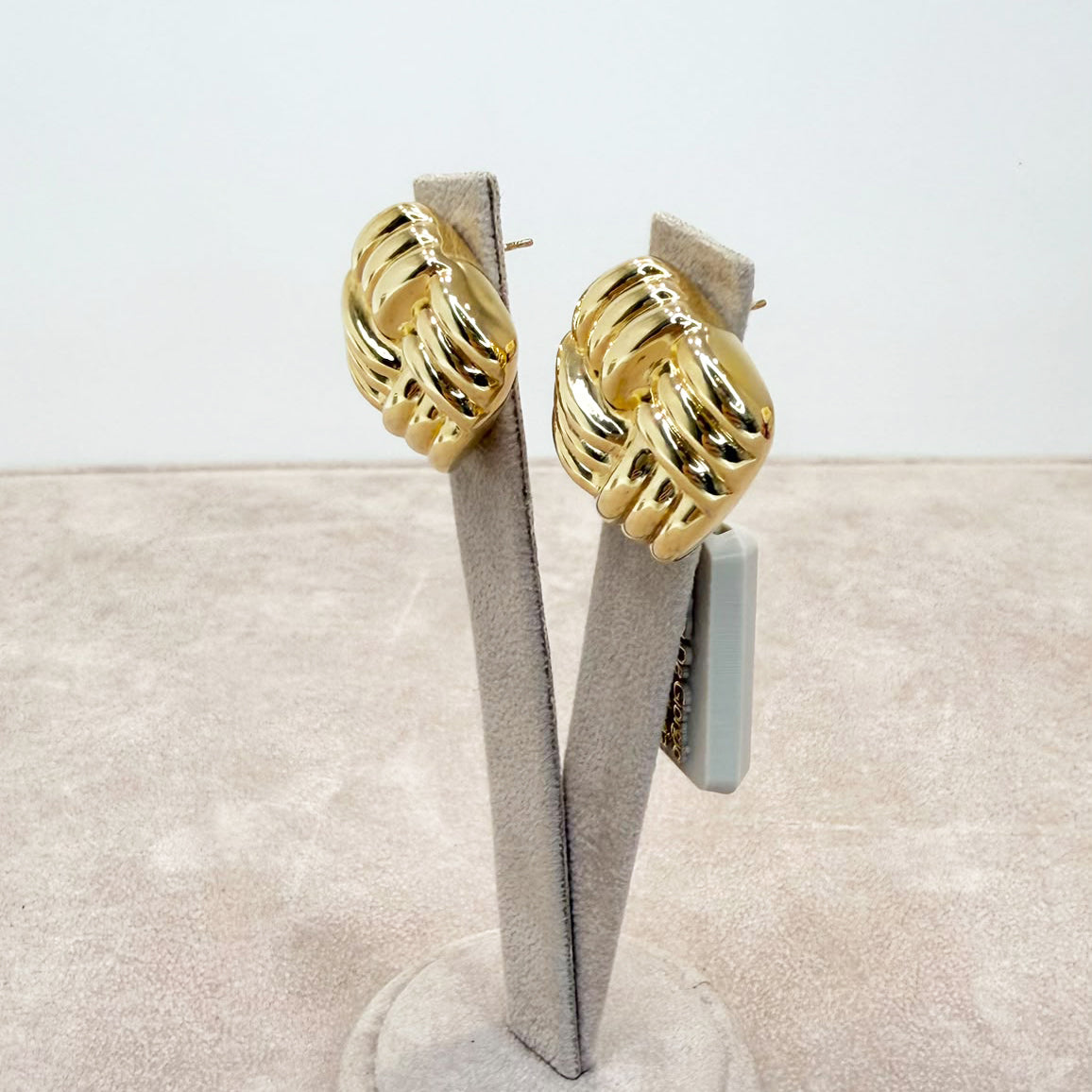 ORECCHINI QUADRATI INTRECCIATI IN ORO GIALLO 18 KT (750)