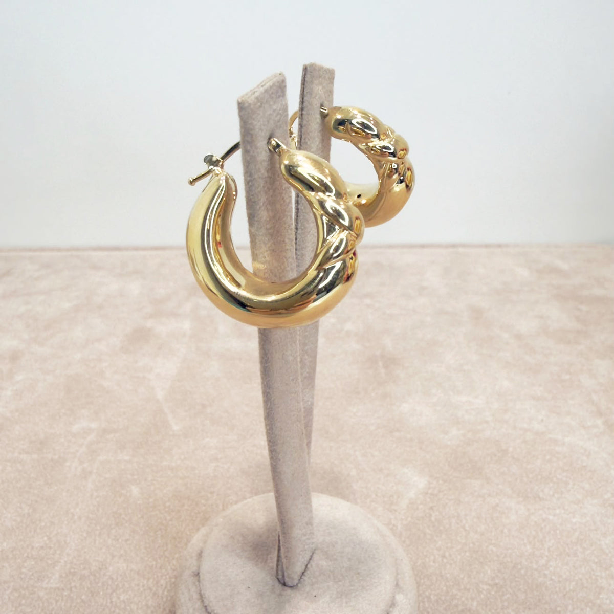 ORECCHINI A CERCHIO BOMBATO ONDULATO IN ORO GIALLO 18 KT (750)