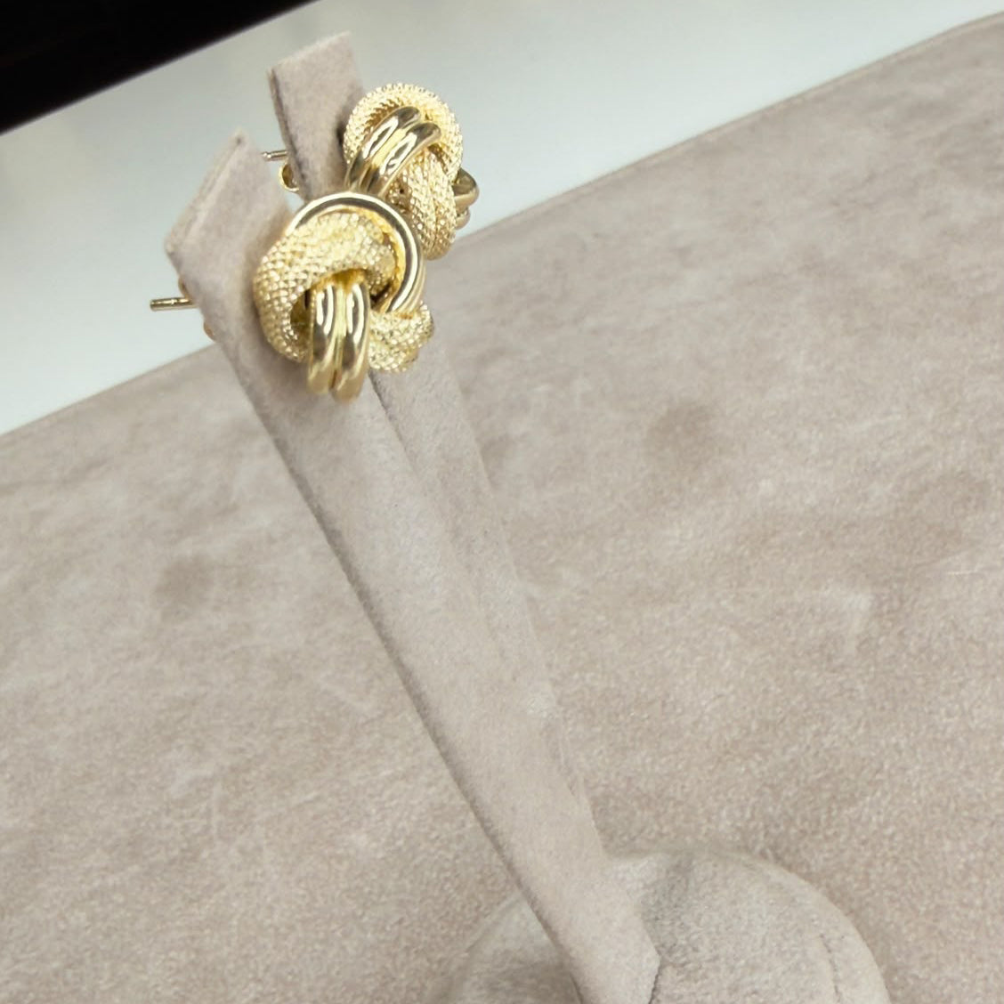 ORECCHINI A NODO IN ORO GIALLO 18 KT (750)